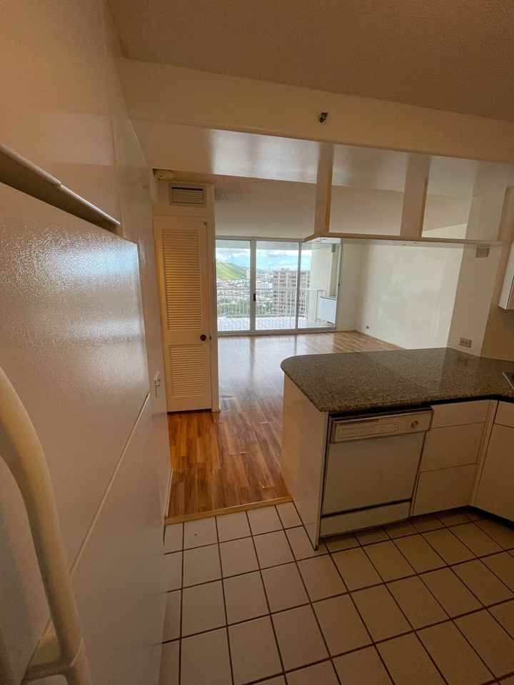 1212 Nuuanu Ave #3310 - Photo 5 of 24