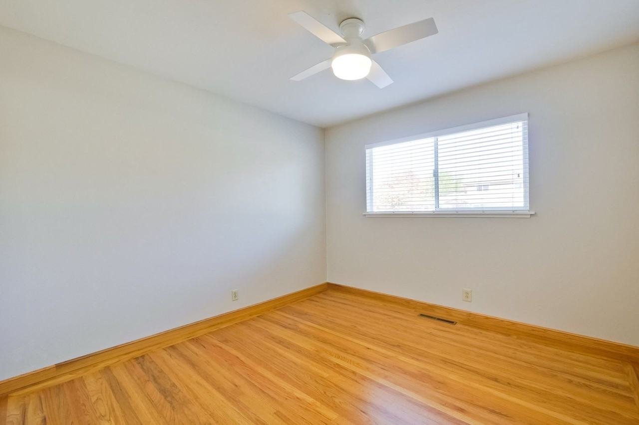 4712 Clarendon Dr - Photo 7 of 49