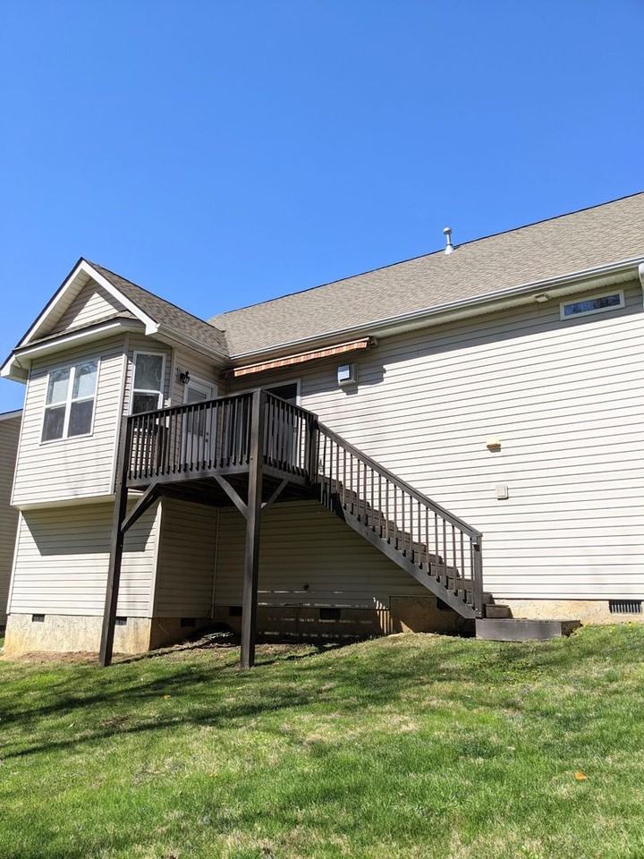 106 Woodcreek Cir - Photo 2 of 16