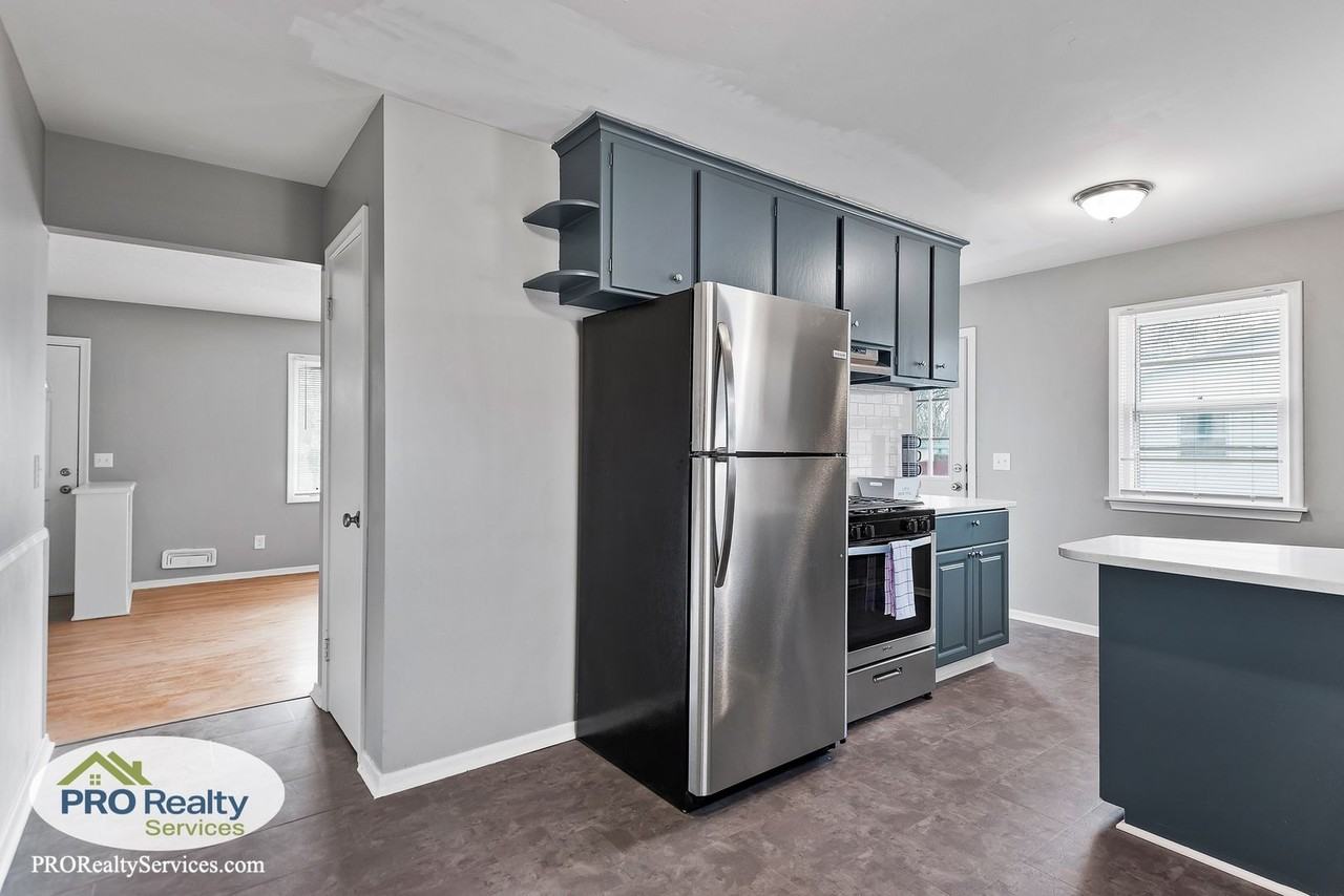 431 Egret Blvd Nw - Photo 3 of 24