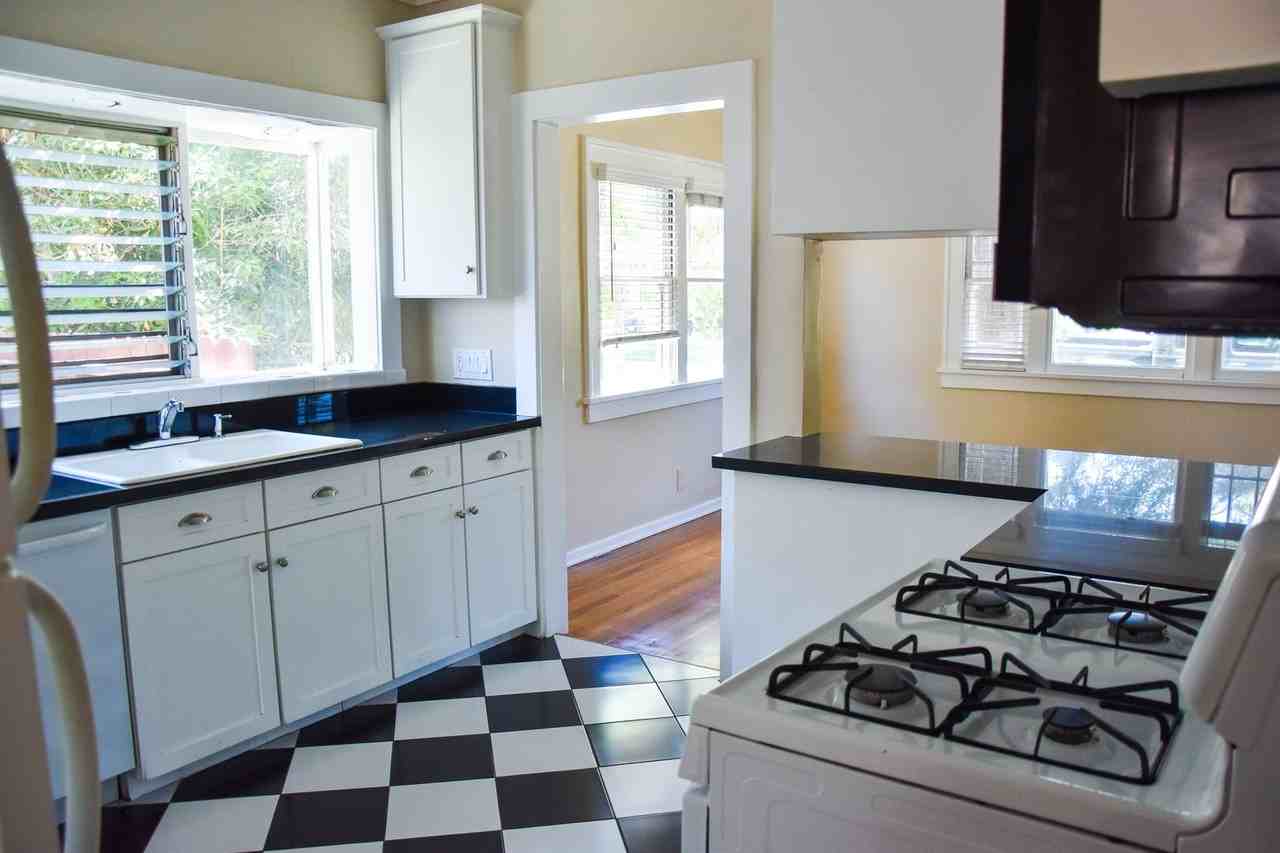 169 N Harwood St - Photo 7 of 50