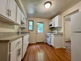 918 Sleepy Hollow Rd - Photo 1 of 1