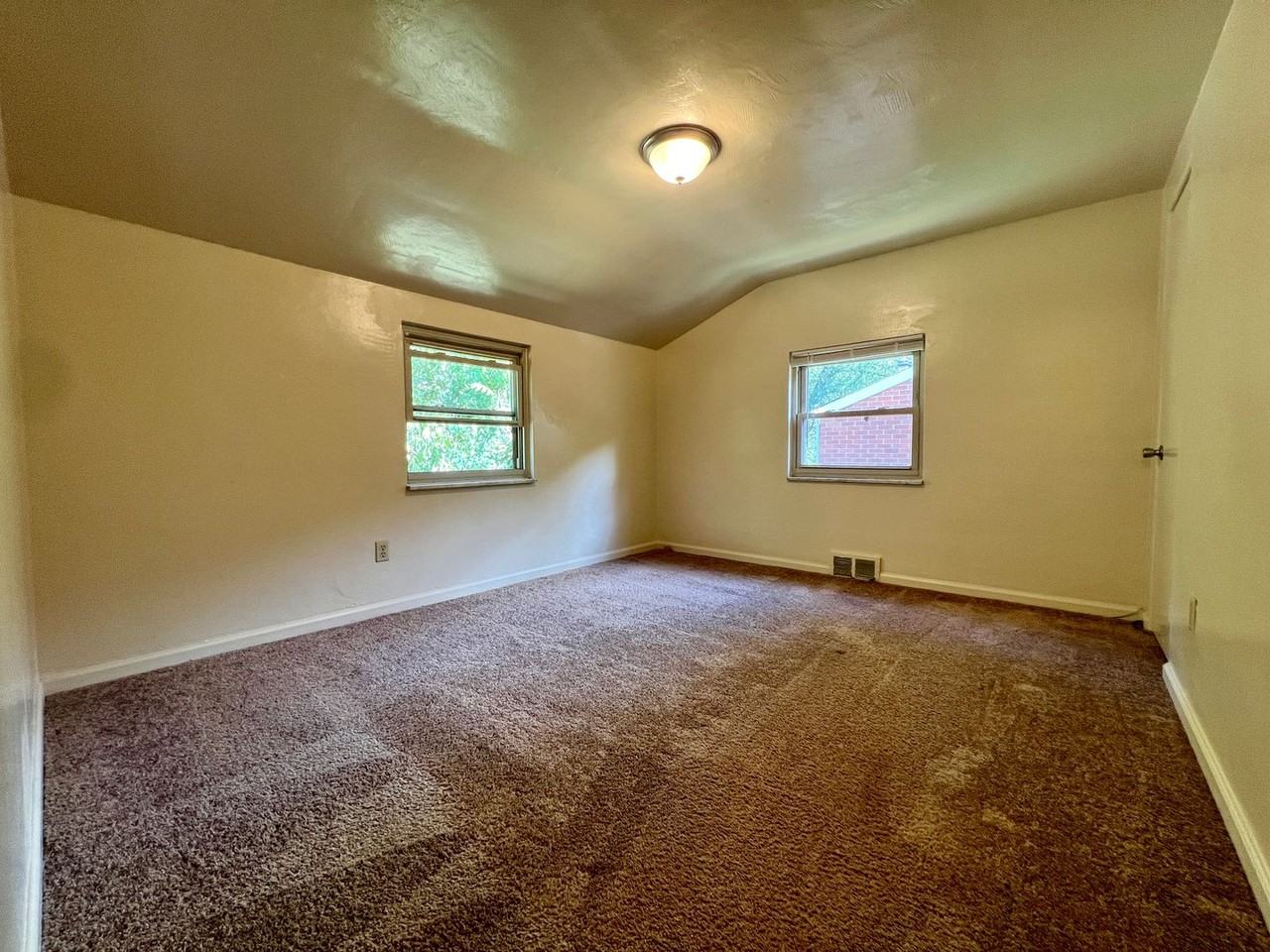 918 Sleepy Hollow Rd - Photo 6 of 14