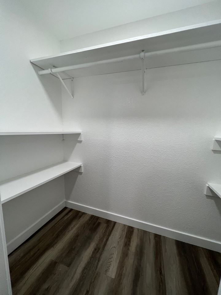 603 603 18th St.  - 603 18th St.- #B - Photo 4 of 27