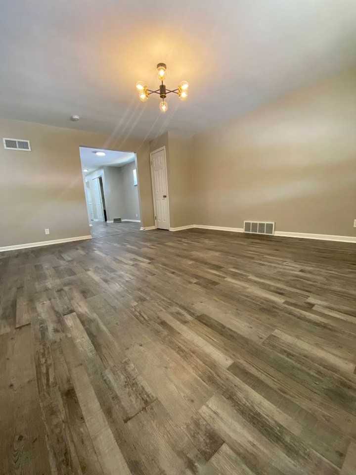 3501 Watson Rd - Photo 2 of 9