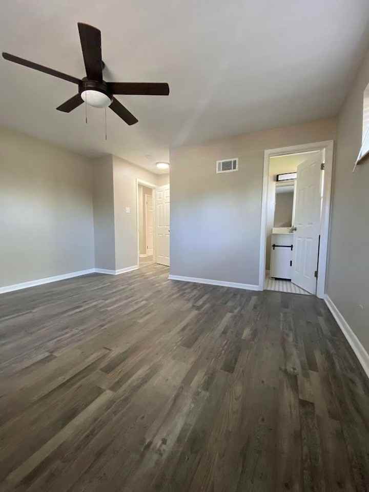 3501 Watson Rd - Photo 6 of 9