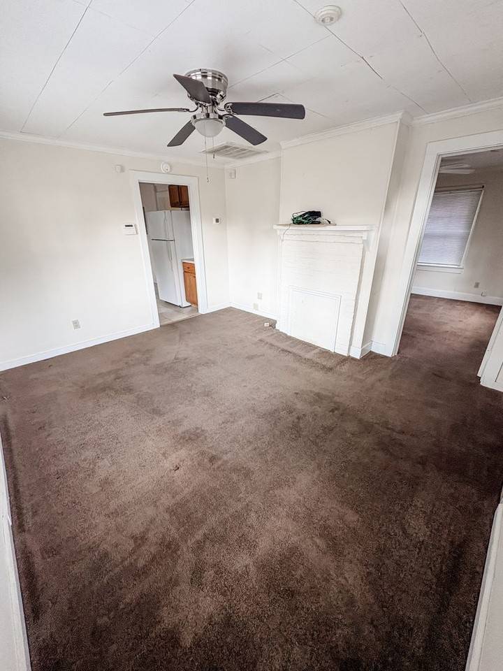 122 Smith St - Photo 2 of 13