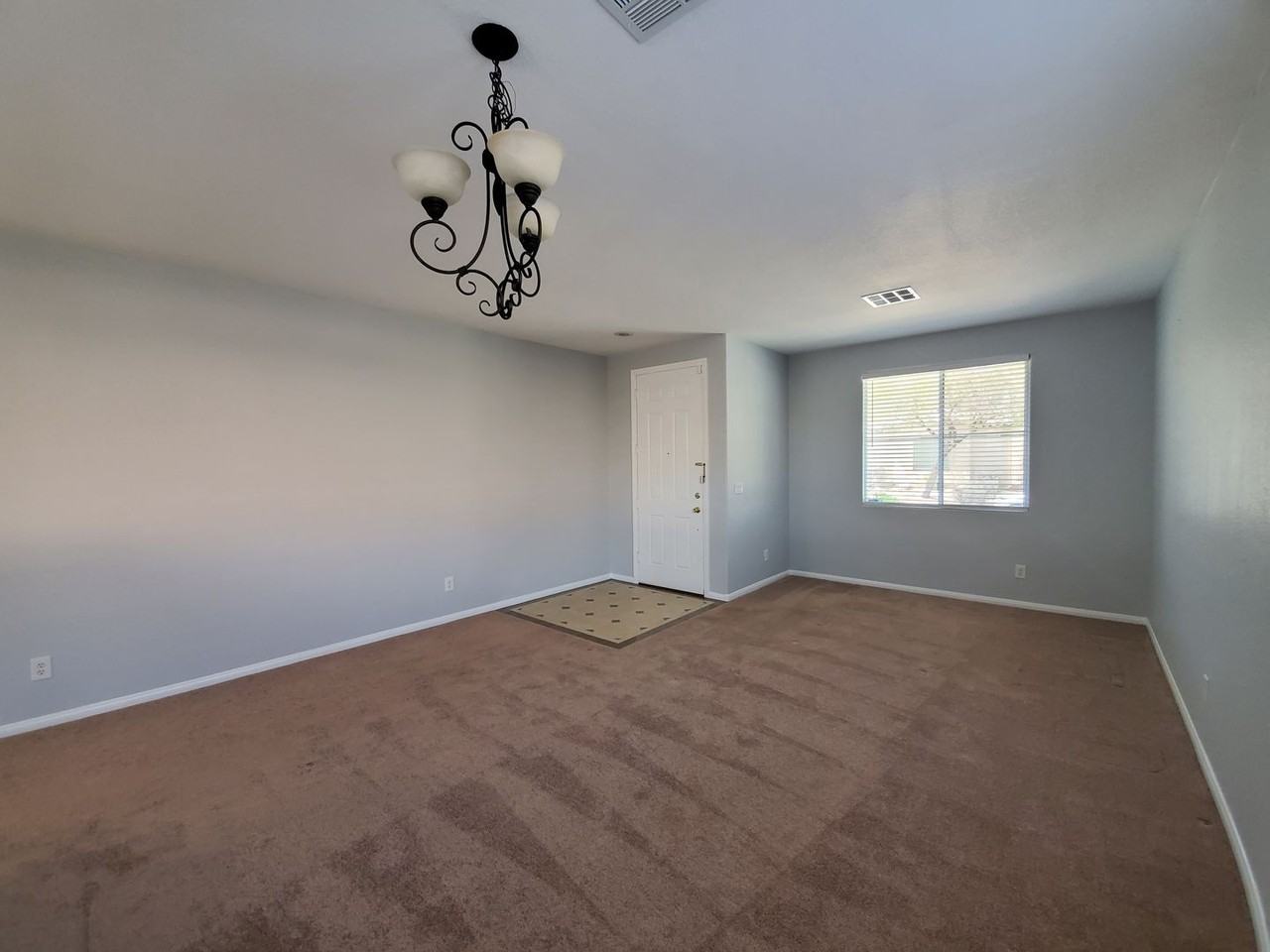 11077 Crystal Crest Ct - Photo 4 of 25