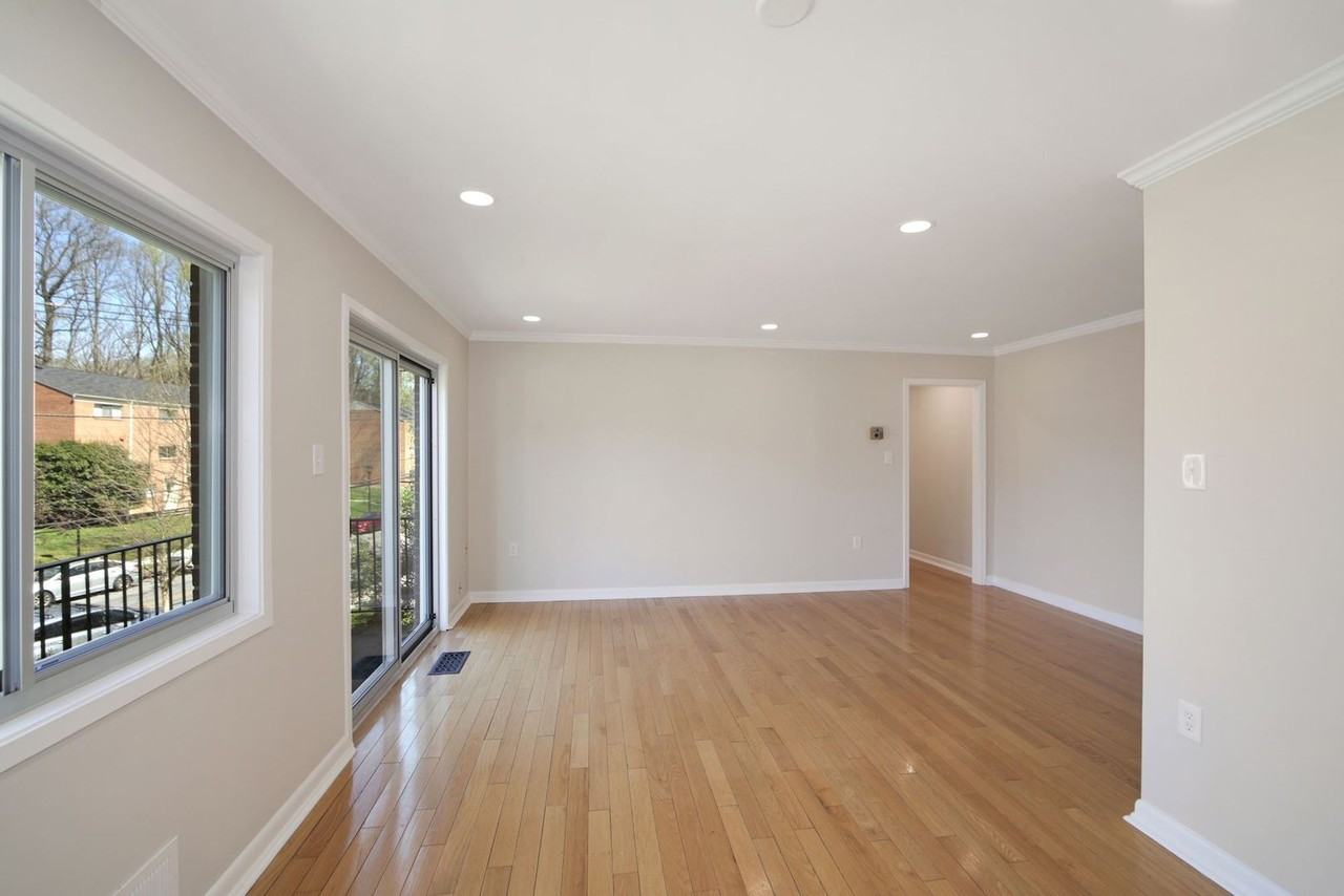 10619 Weymouth St #201 - Photo 6 of 30