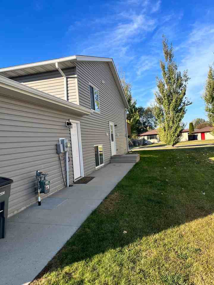 3433 15th St S - Photo 5 of 11