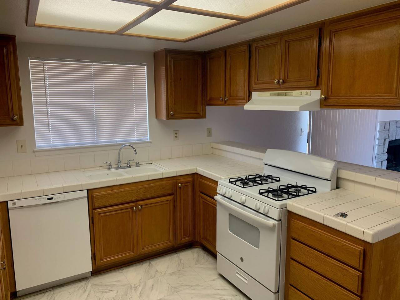22266 Hurons Ave - Photo 3 of 14