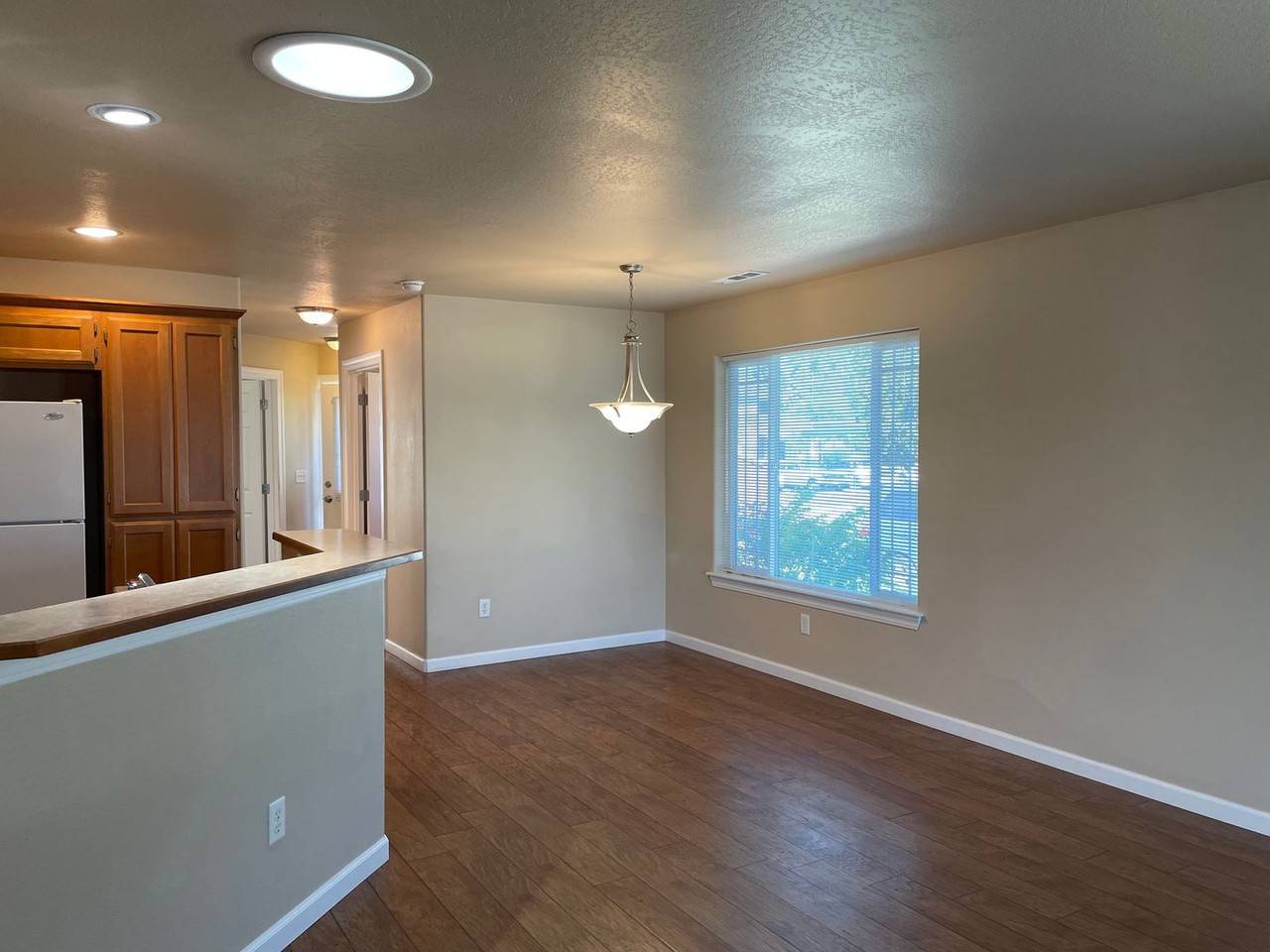 303 S Haskell St - Photo 5 of 17