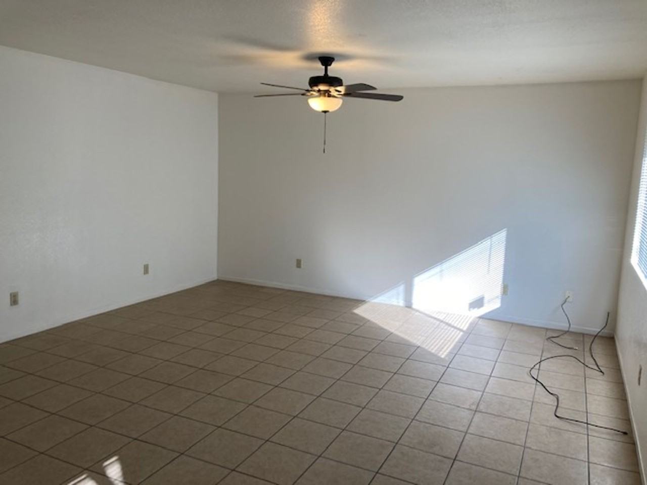 860 W Commercial Ave - Photo 2 of 12