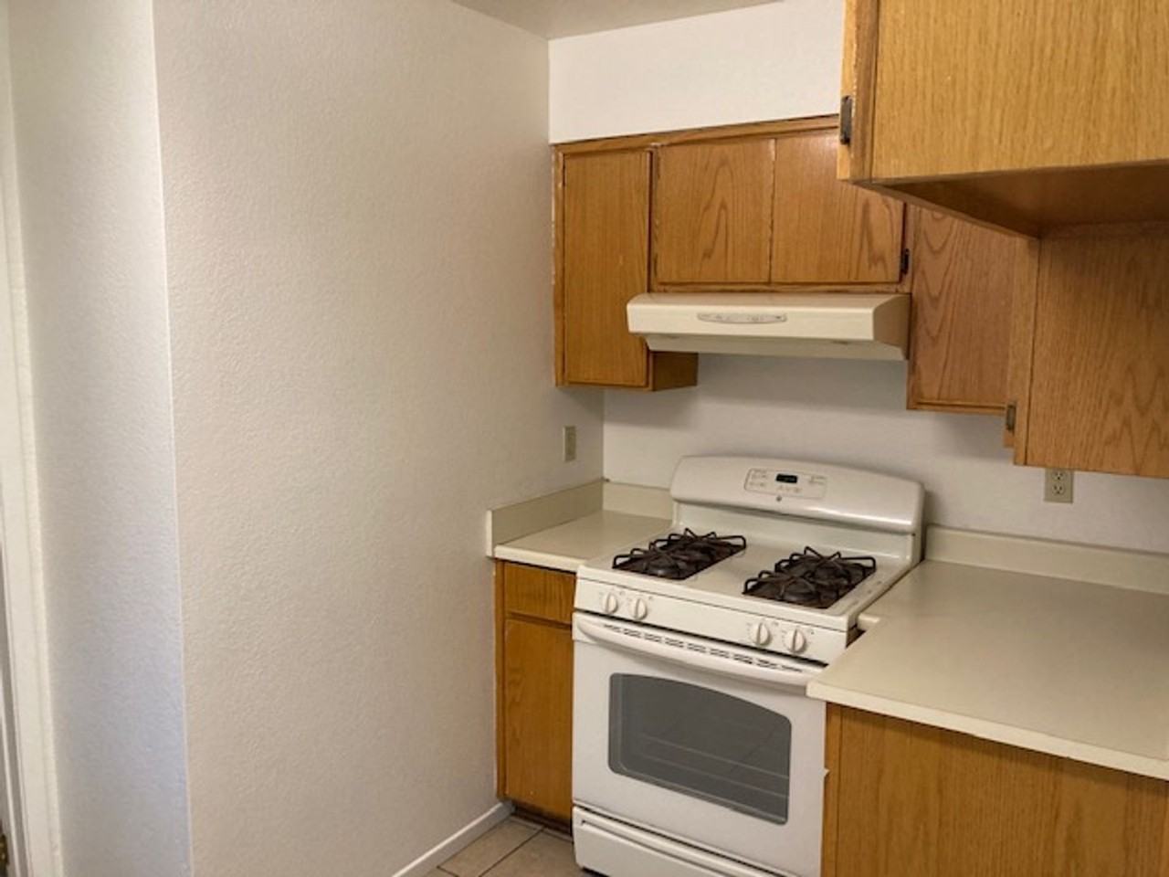 860 W Commercial Ave - Photo 5 of 12