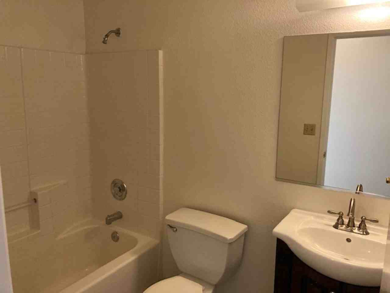 860 W Commercial Ave - Photo 6 of 12