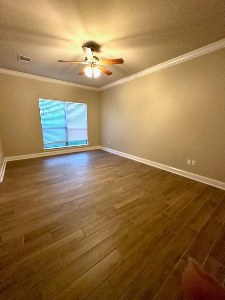 41188 Lakeway Cove Ave - Photo 5 of 21