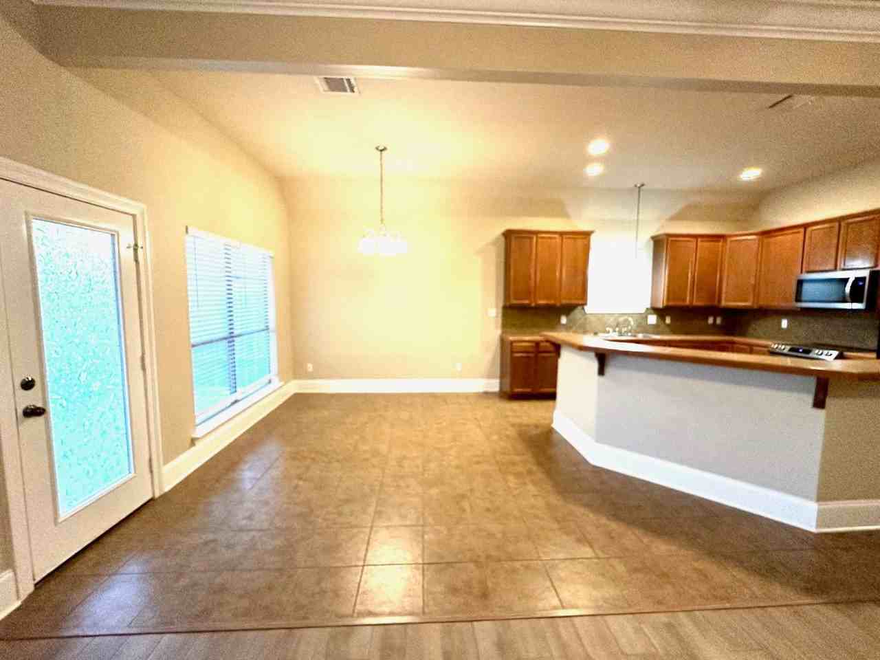 41188 Lakeway Cove Ave - Photo 6 of 21