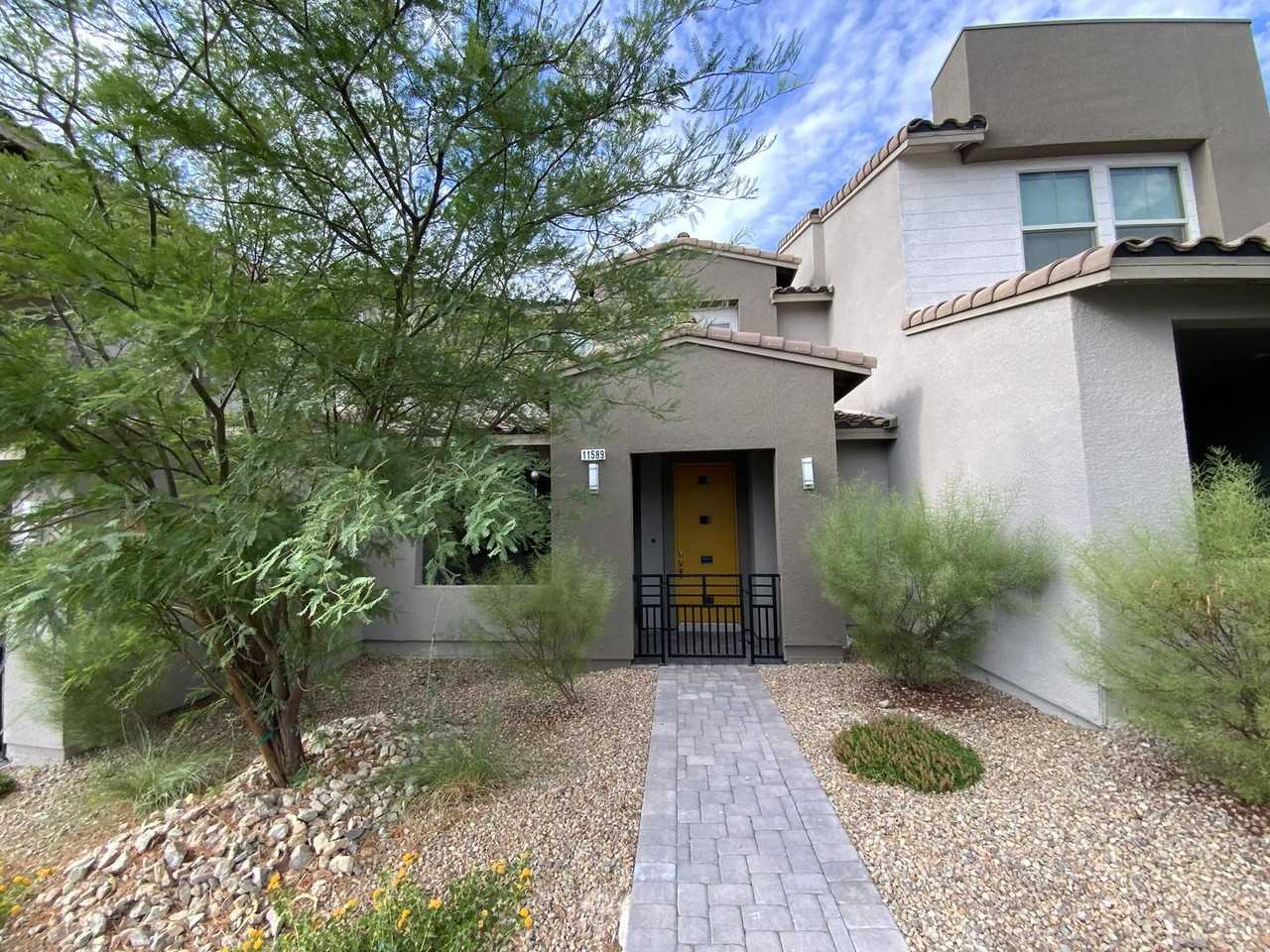 11589 Alpine Cove Ave - Photo 3 of 42