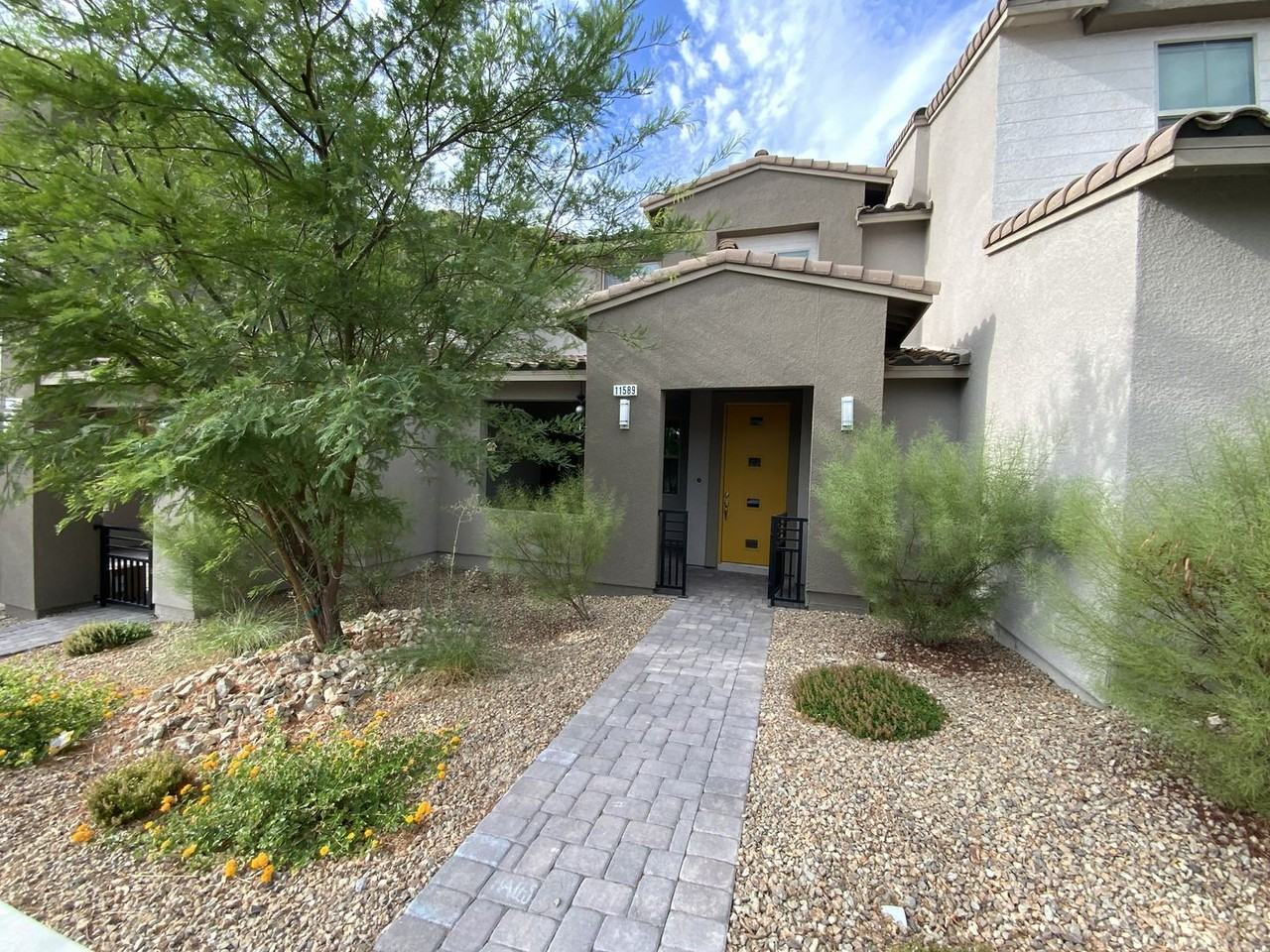11589 Alpine Cove Ave - Photo 4 of 42