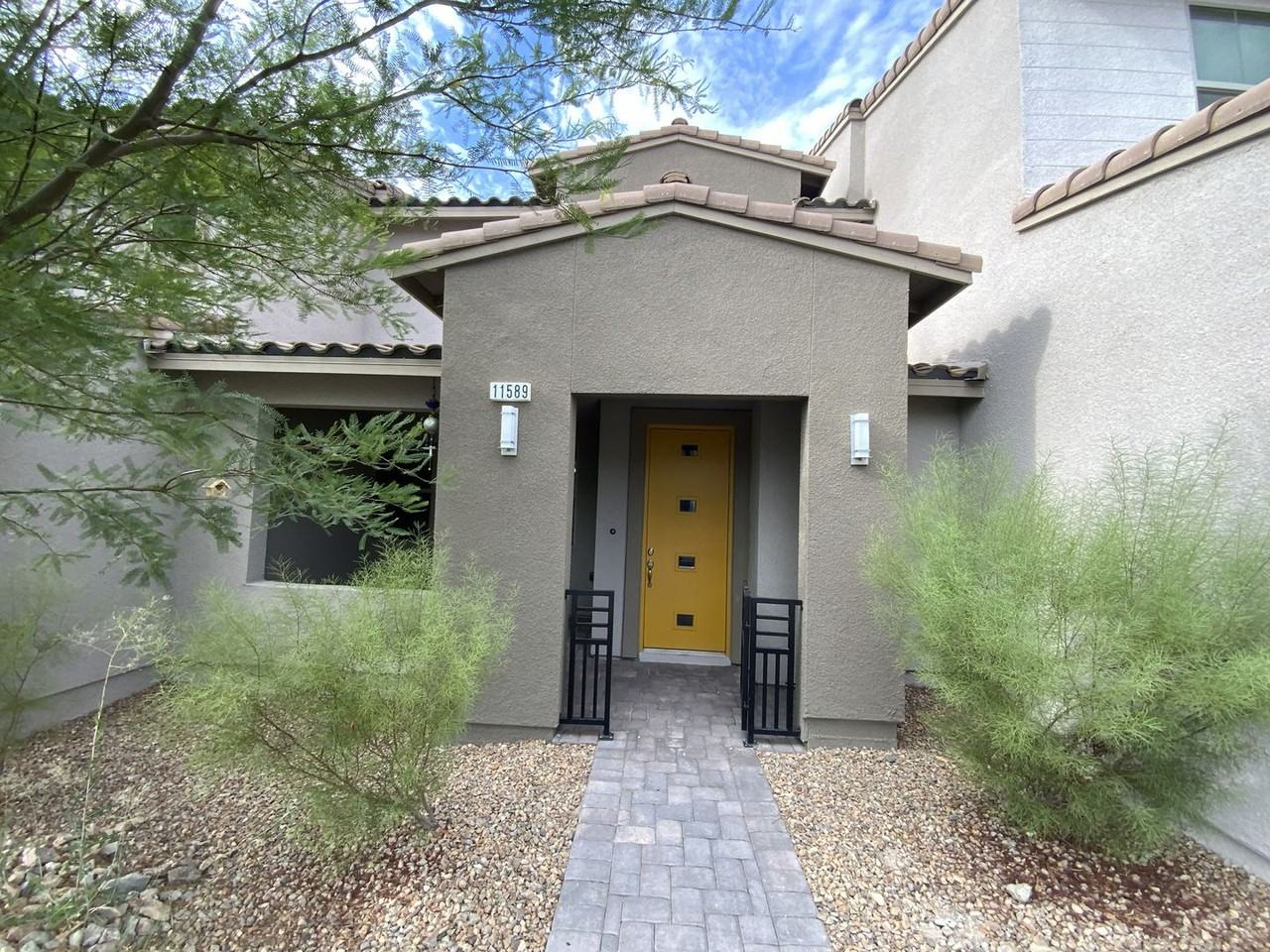 11589 Alpine Cove Ave - Photo 7 of 42