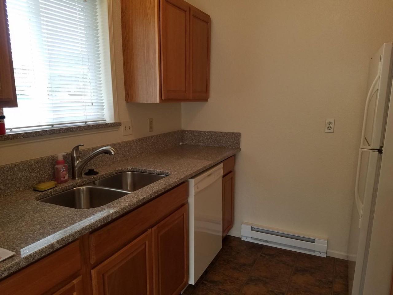 927 Cortez Ct - Photo 2 of 16