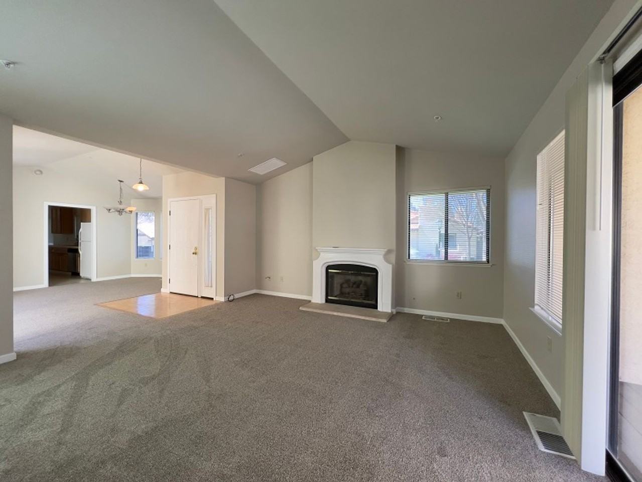 64 Fountain Grove Cir - Photo 5 of 30
