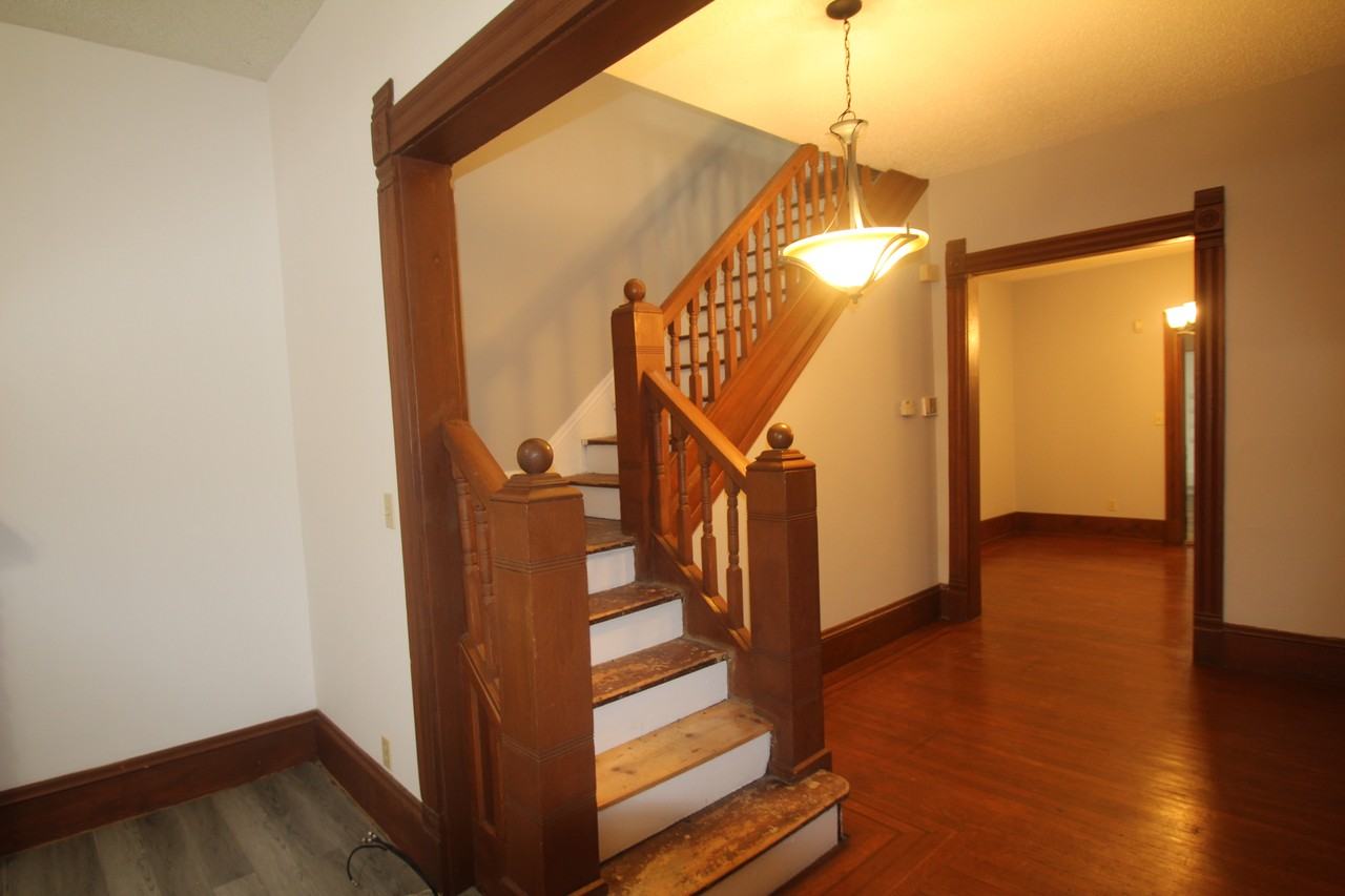 5004 Franklin Blvd #NA - Photo 2 of 15
