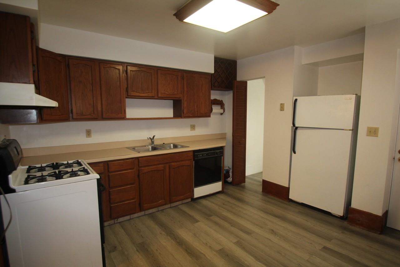 5004 Franklin Blvd #NA - Photo 4 of 15