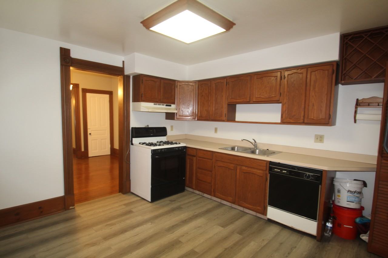5004 Franklin Blvd #NA - Photo 5 of 15