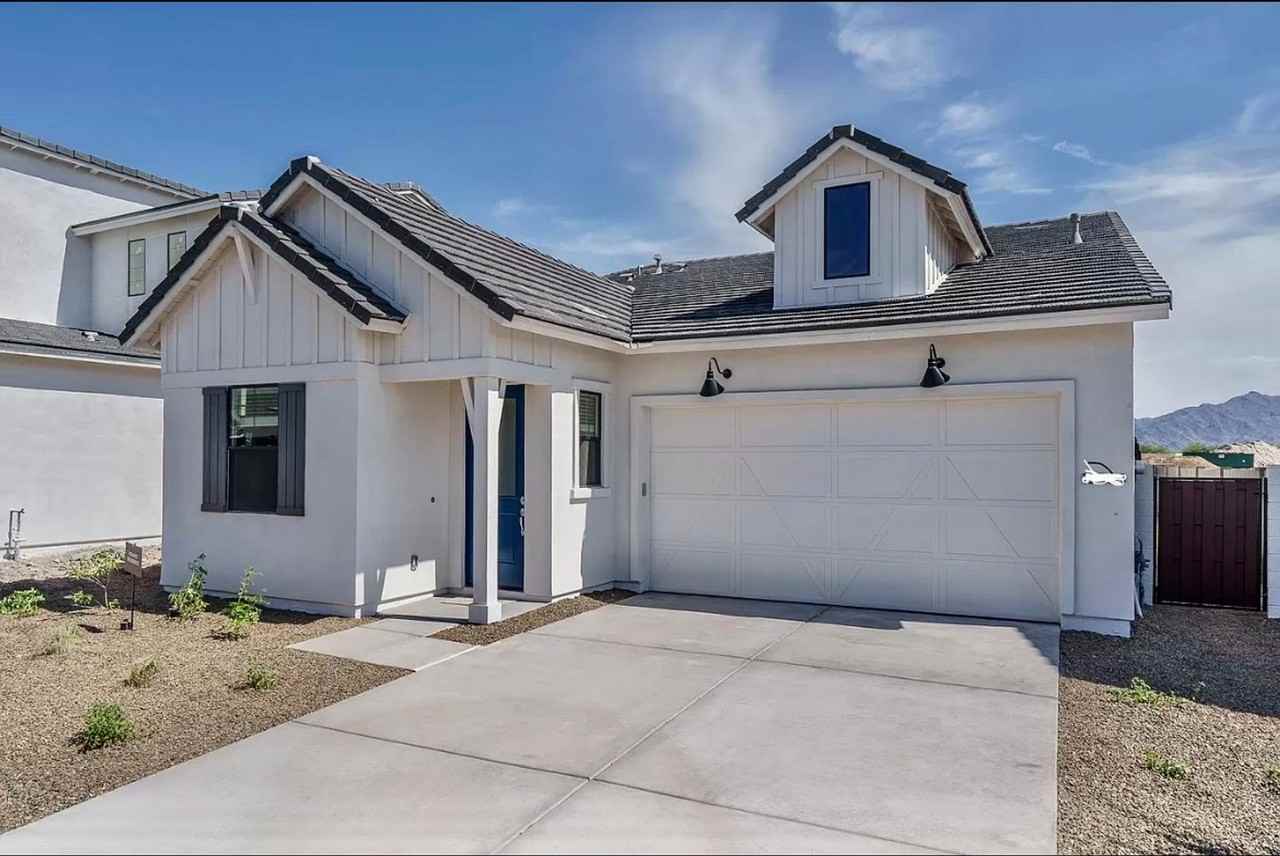 15565 S 181st Ln - Photo 2 of 36