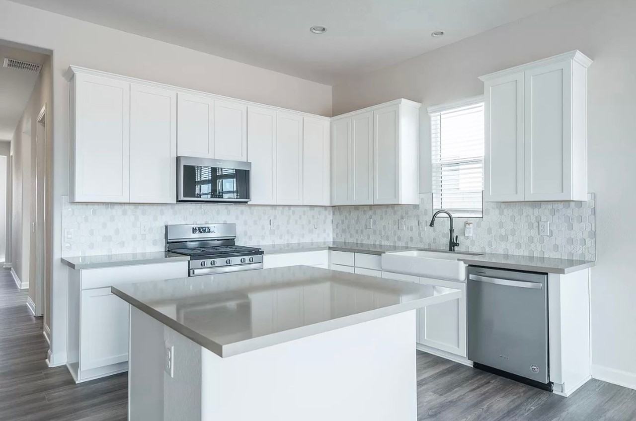 15565 S 181st Ln - Photo 6 of 36