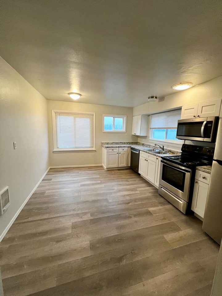 610 Washington Ave - Photo 4 of 14