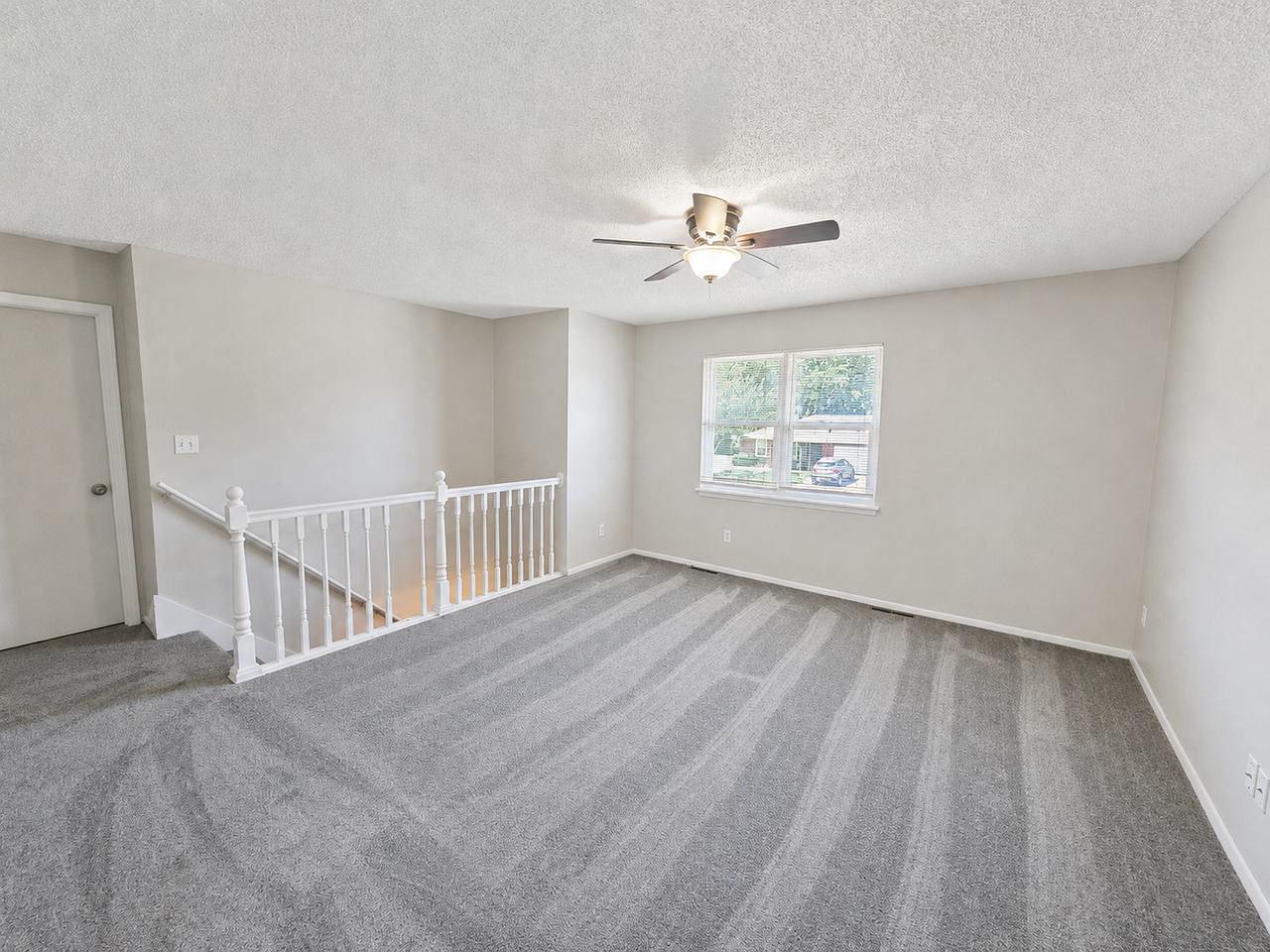 403 Ne Westwind Dr #B - Photo 2 of 16