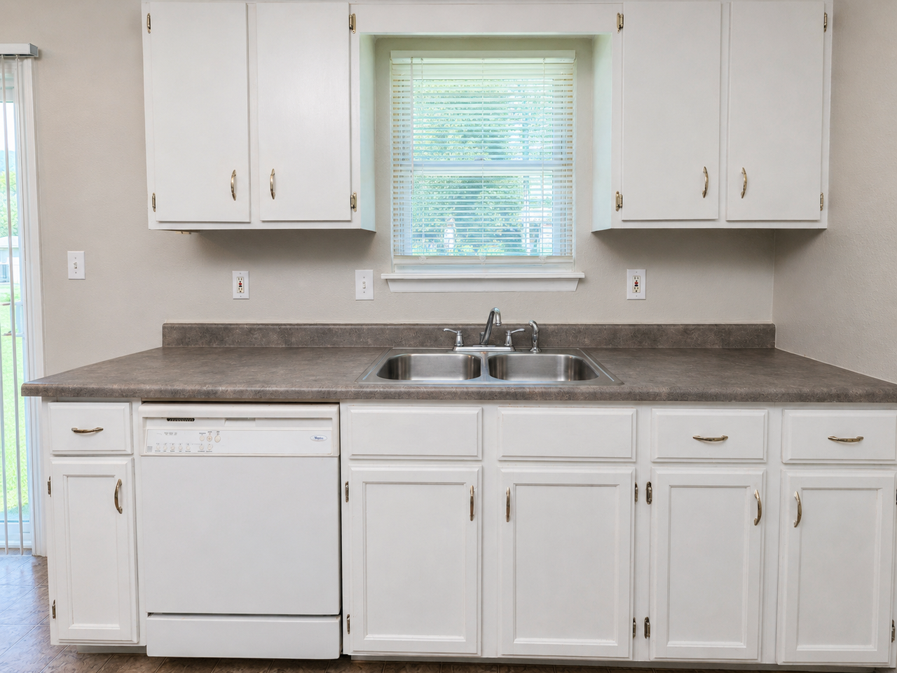 403 Ne Westwind Dr #B - Photo 5 of 16
