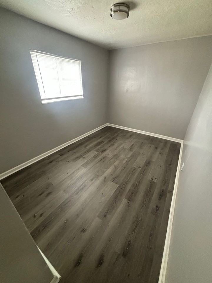 3109 School St - Photo 7 of 9