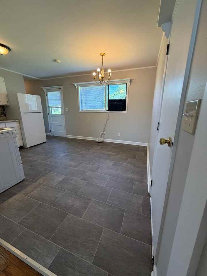 106 Tulip Dr - Photo 4 of 15
