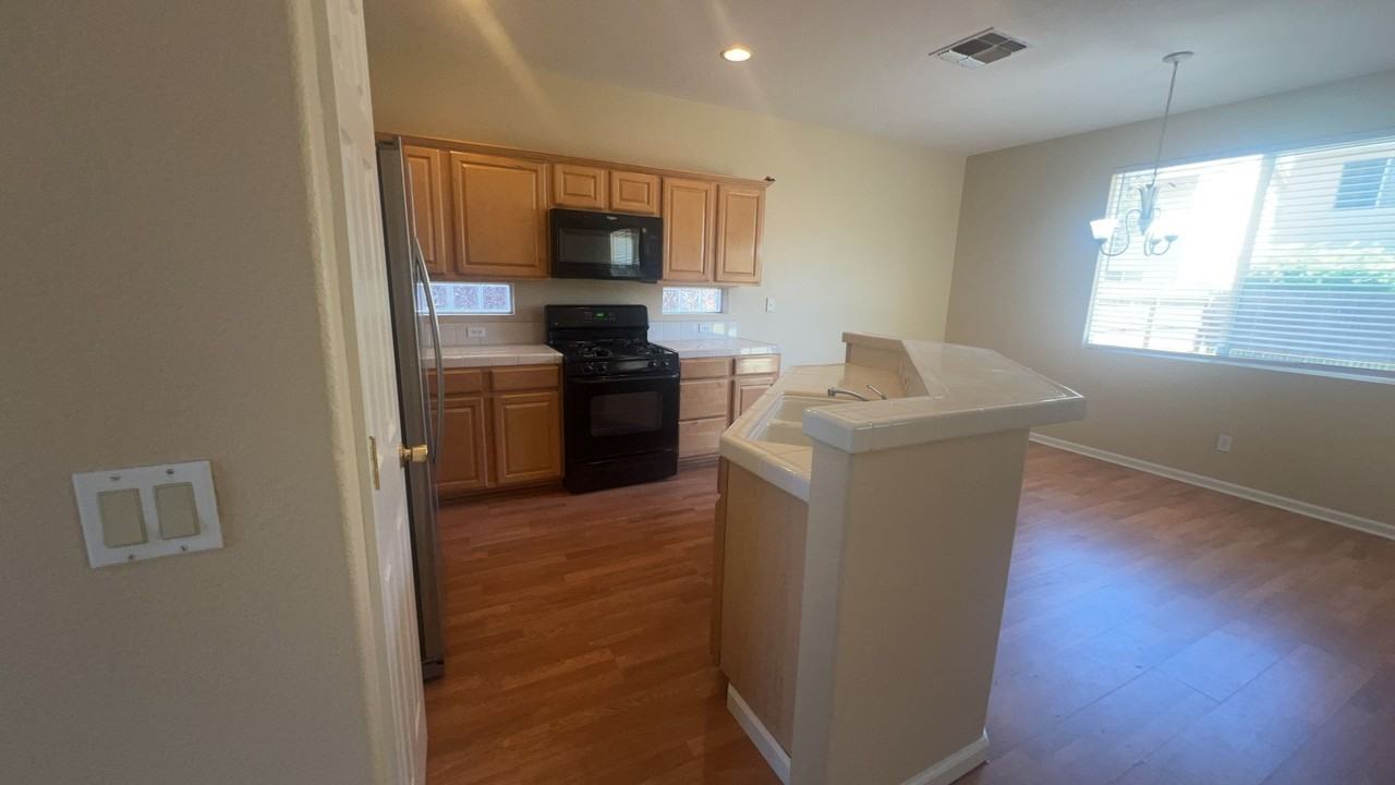 3548 Santa Maria Ave - Photo 7 of 23