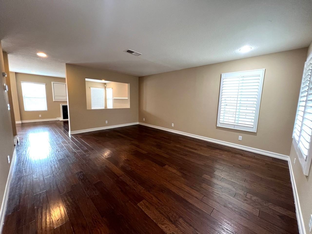 2540 San Saba St - Photo 3 of 22