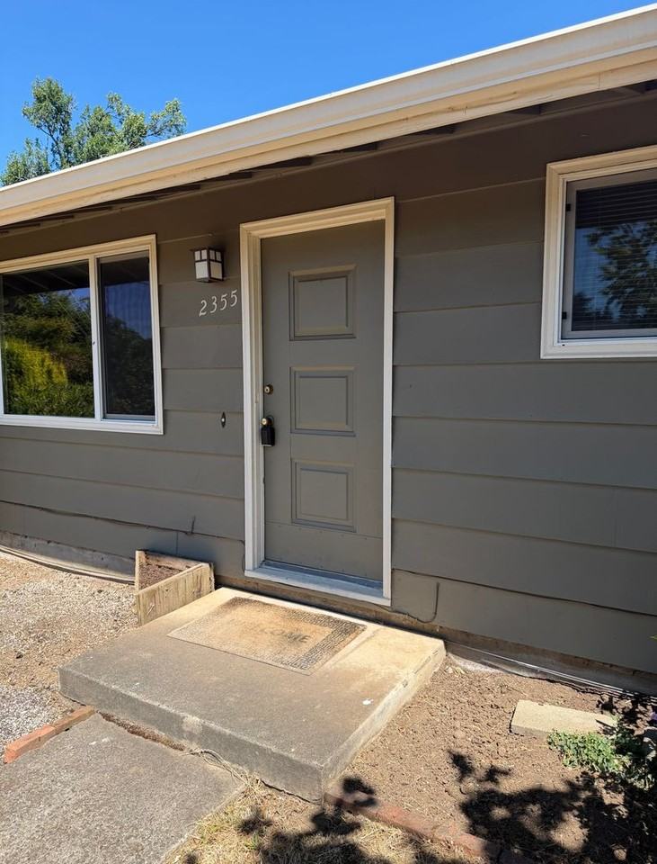 2355 Corral Dr - Photo 3 of 35