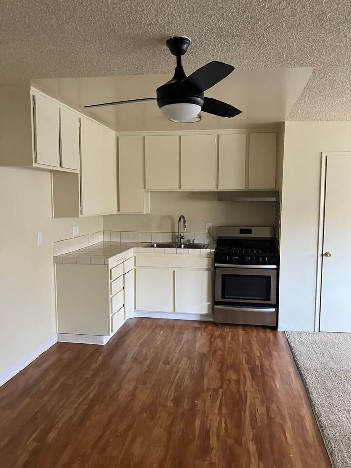 1410 W. 260th St. - Photo 4 of 13