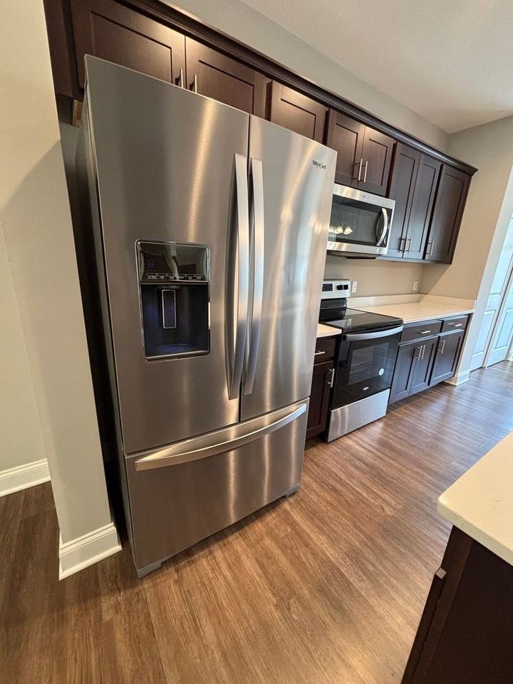70 Hawthorne Dr - Photo 4 of 18