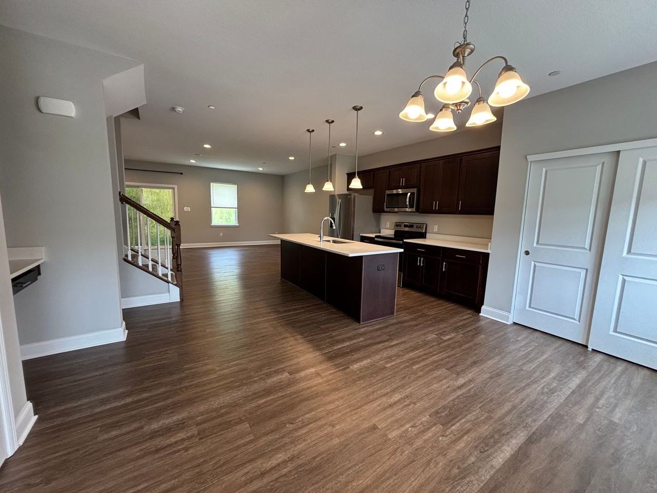 70 Hawthorne Dr - Photo 5 of 18