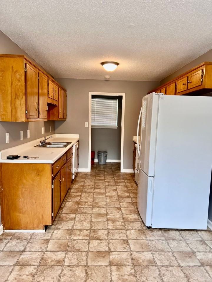 407 Donna Dr - Photo 4 of 15