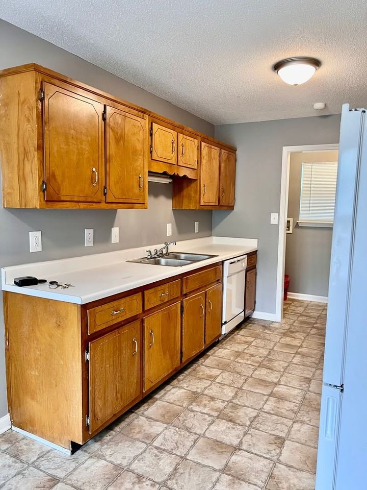 407 Donna Dr - Photo 5 of 15