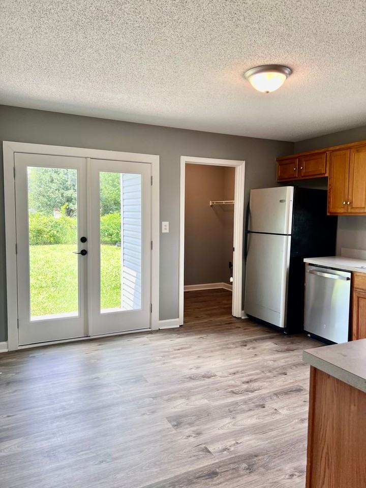 414 Woodale Dr - Photo 6 of 21