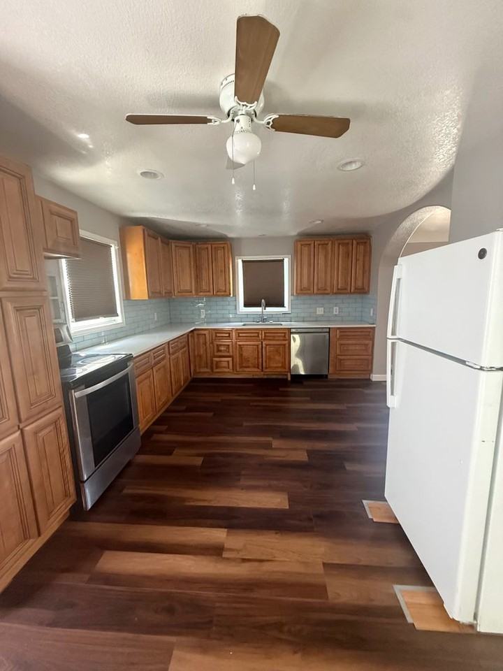 3046 N Milwaukee St - Photo 6 of 23