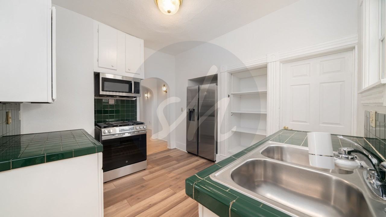 317 317 E Monument St - 317 E Monument #1 - Photo 6 of 17