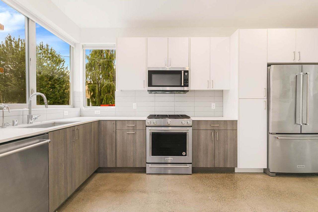 1520 13th Ave S - Photo 5 of 19