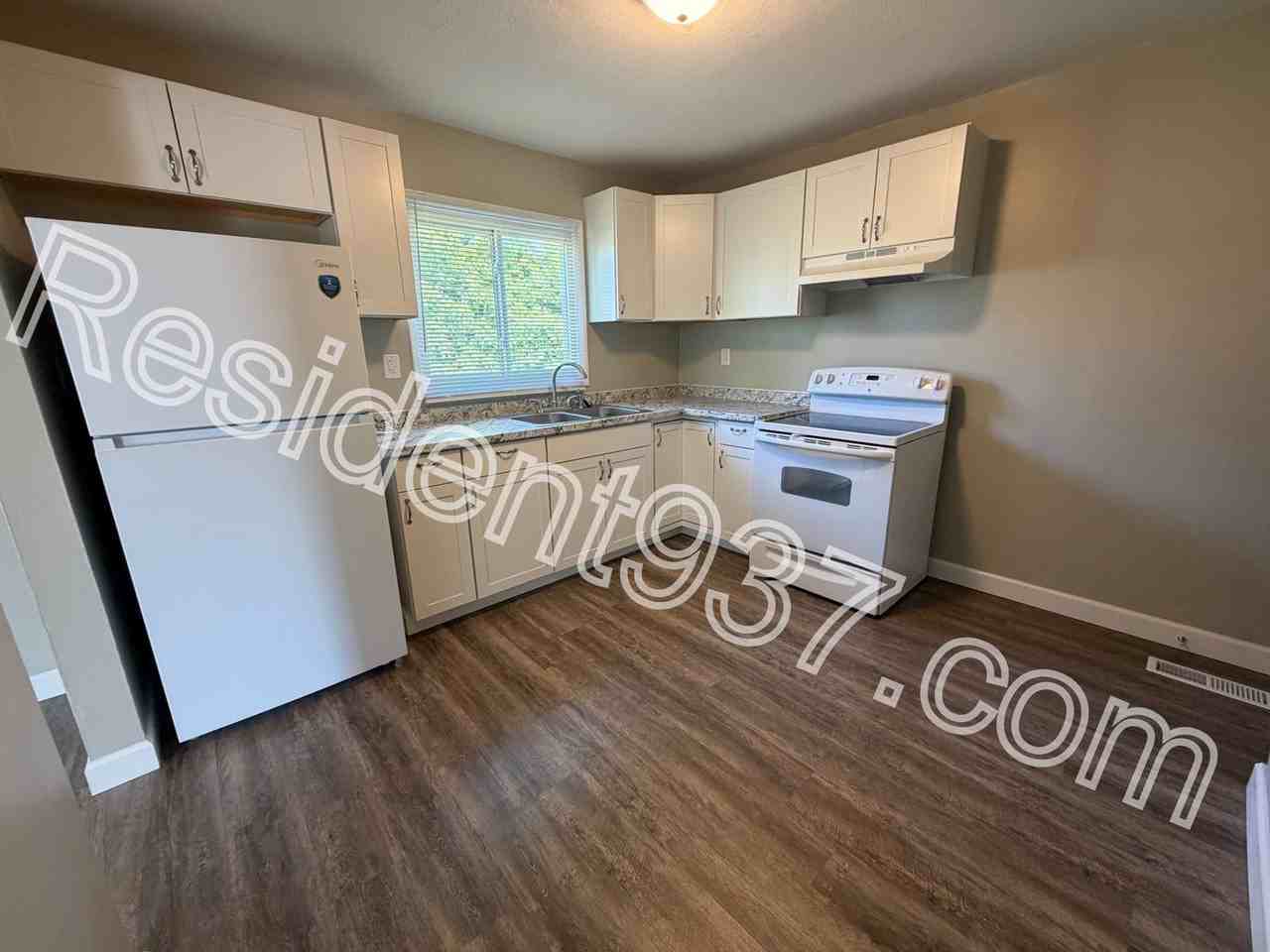 2059 Neff Rd - Photo 4 of 19