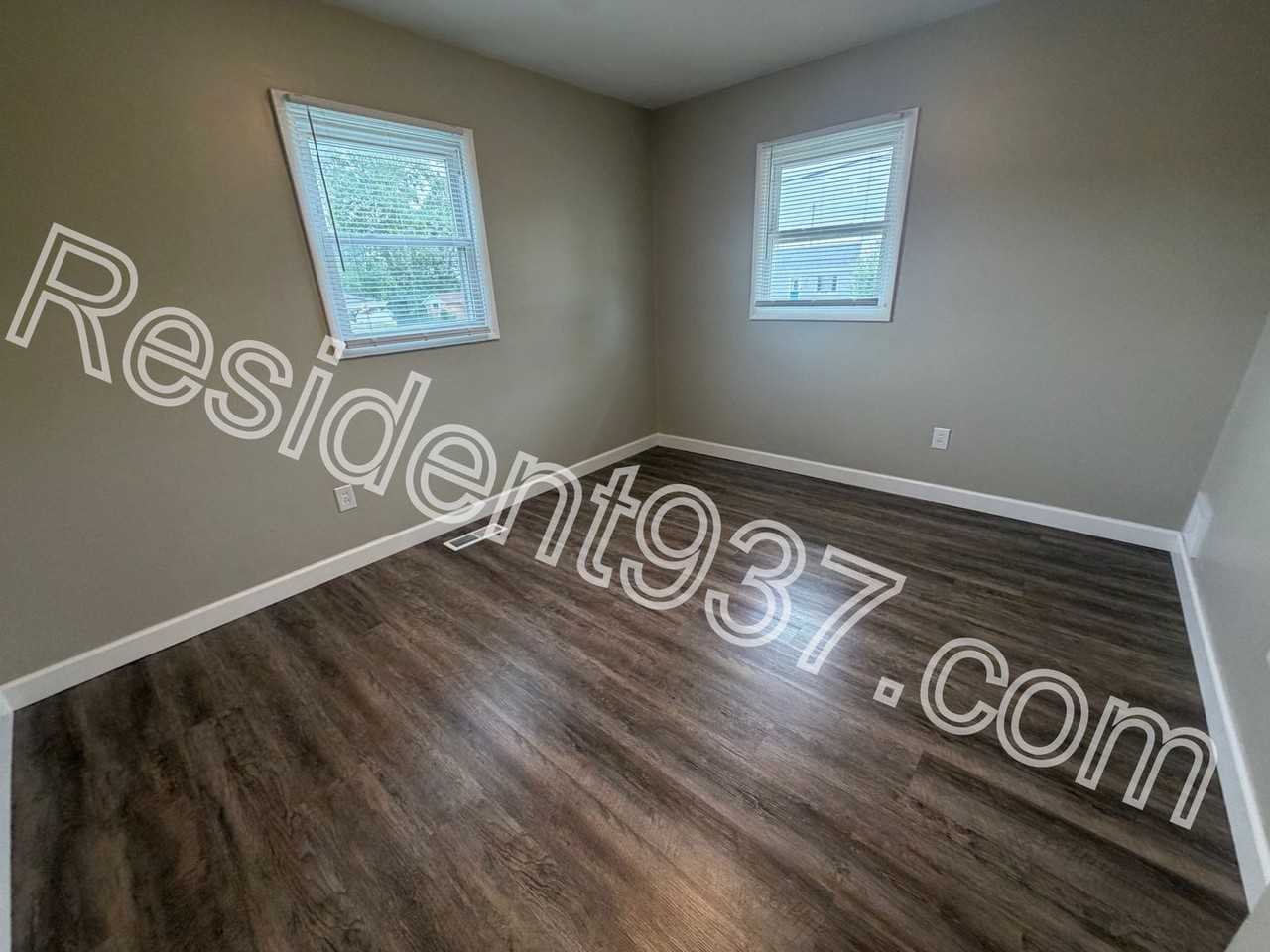 2059 Neff Rd - Photo 7 of 19